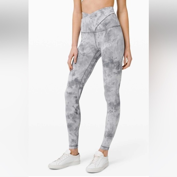 Lululemon Align Pant 28 Criss Cross Waist
Diamond Dye Stargaze Pitch Grey size 4 - Picture 10 of 10